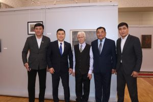 Қазақстан Суретшілер одағының мүшесі, график-суретші, ардагер-спортшы Құбайболла Хамзаұлы Хасановтың «Өрнекті жылдар…» дербес көрмесі