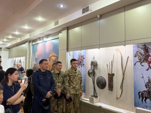 Состоялось открытие выставки «Атадан қалған ақ сауыт»