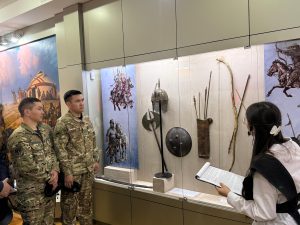 Состоялось открытие выставки «Атадан қалған ақ сауыт»
