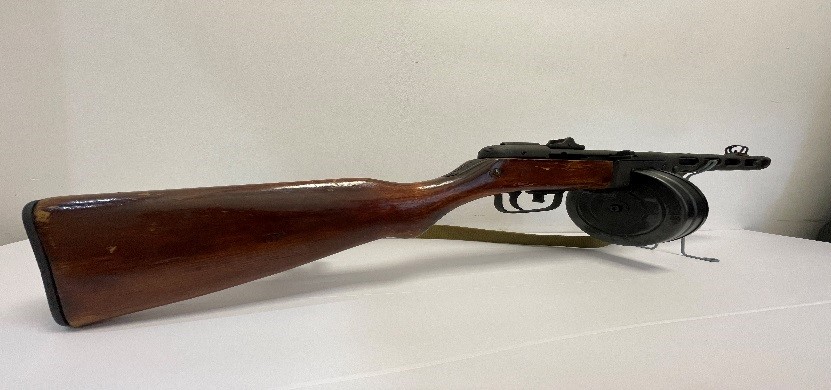 Шпагиннің пистолет-пулеметі  (ППШ-41).